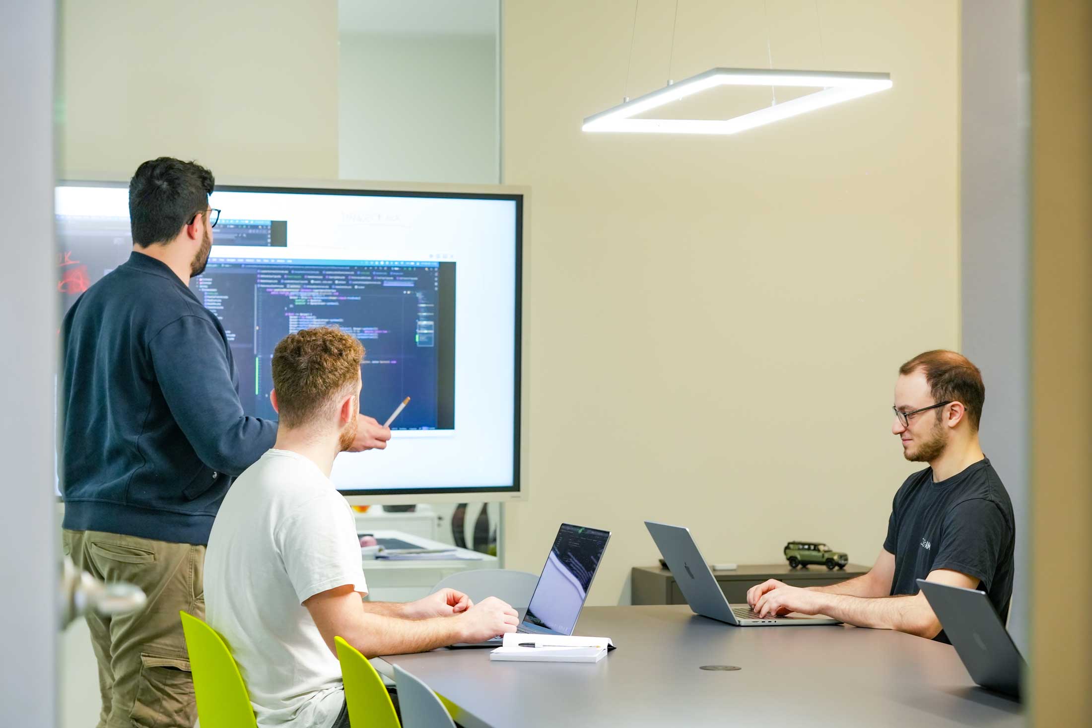 Bureau de Lecco One AM Bureau de Lecco One AM